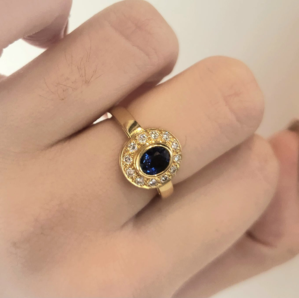 Ceylon Sapphire & Diamond Ring