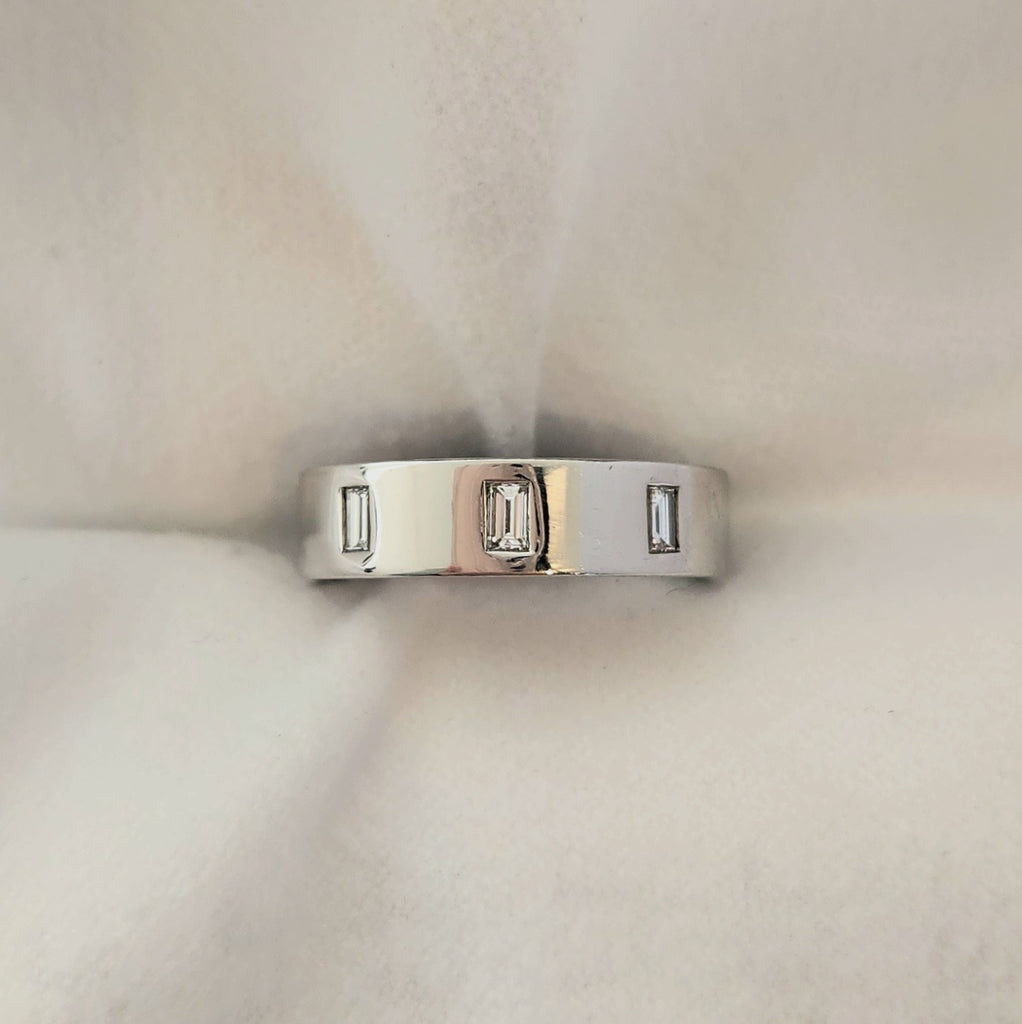 White Gold & Baguette Diamond Ring