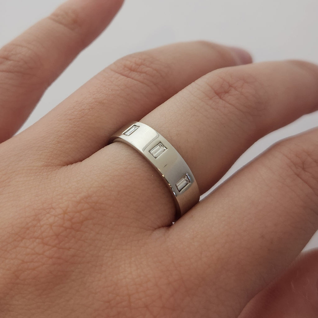 White Gold & Baguette Diamond Ring