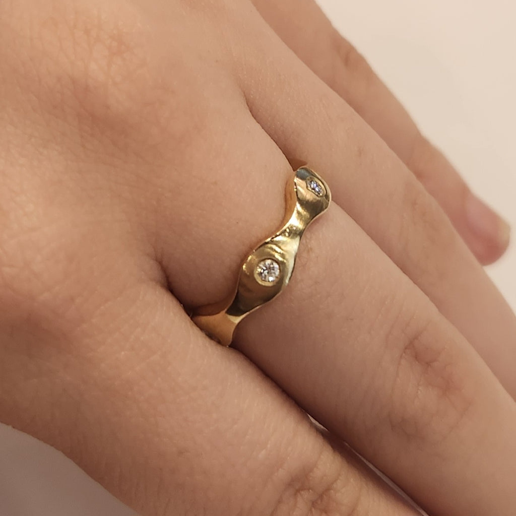 Gold & Diamond Scalloped Edge Ring